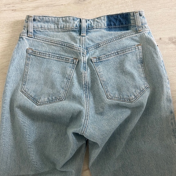 Abercrombie & Fitch Curve Love 90’s Relaxed Jeans - Picture 7 of 8